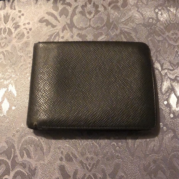 Black Louis Vuitton Wallet - Picture 1 of 11